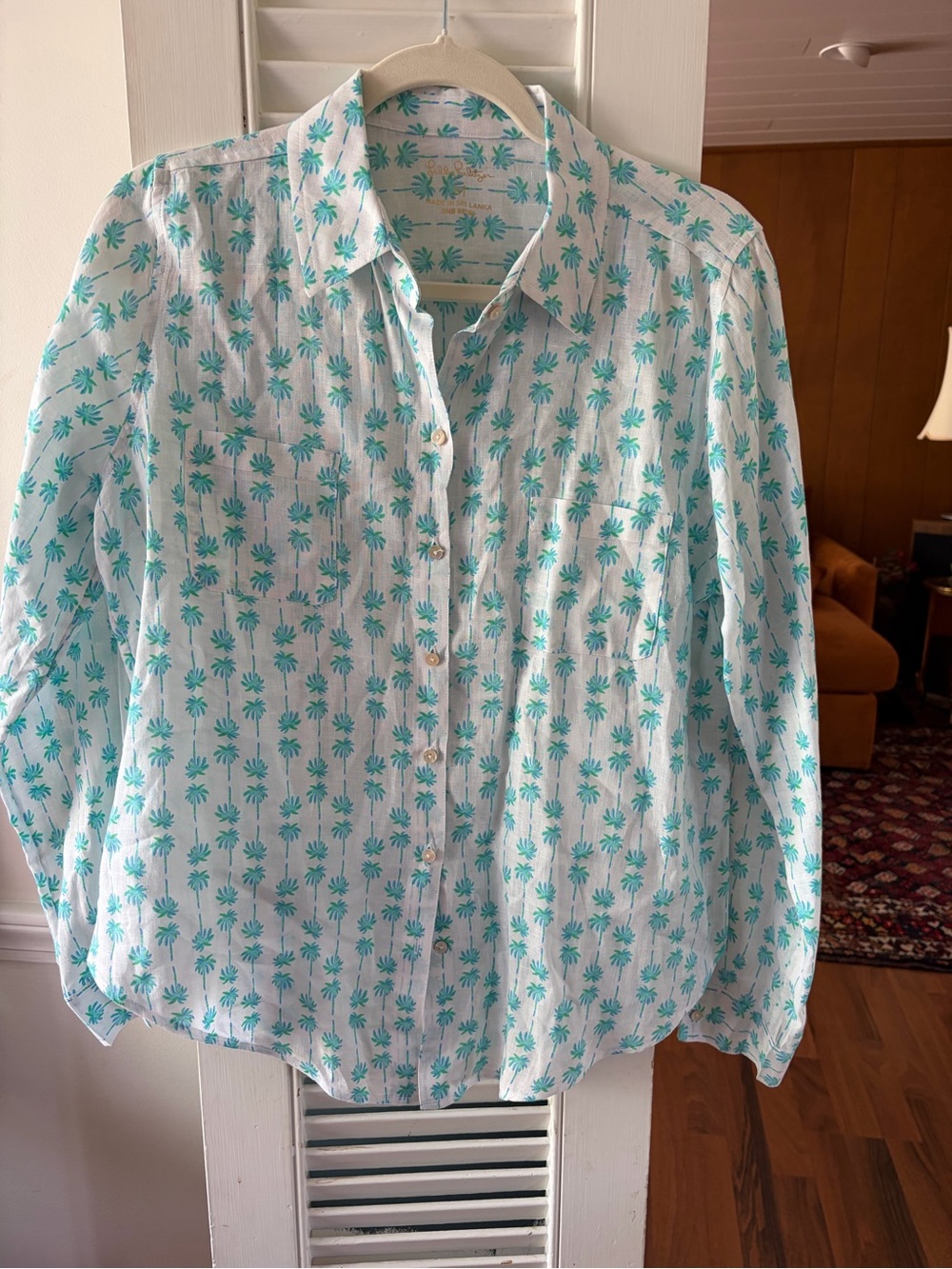 Lilly Pulitzer 100% linen Shirt with Teal Palm Print. NWOT